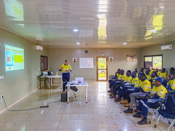 1728575002096079889.jpg 111.jpg